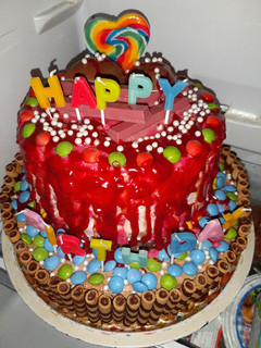 Emeletes torta 🎂🍭🎂 Kinder buenó, eper mousse recept fotója