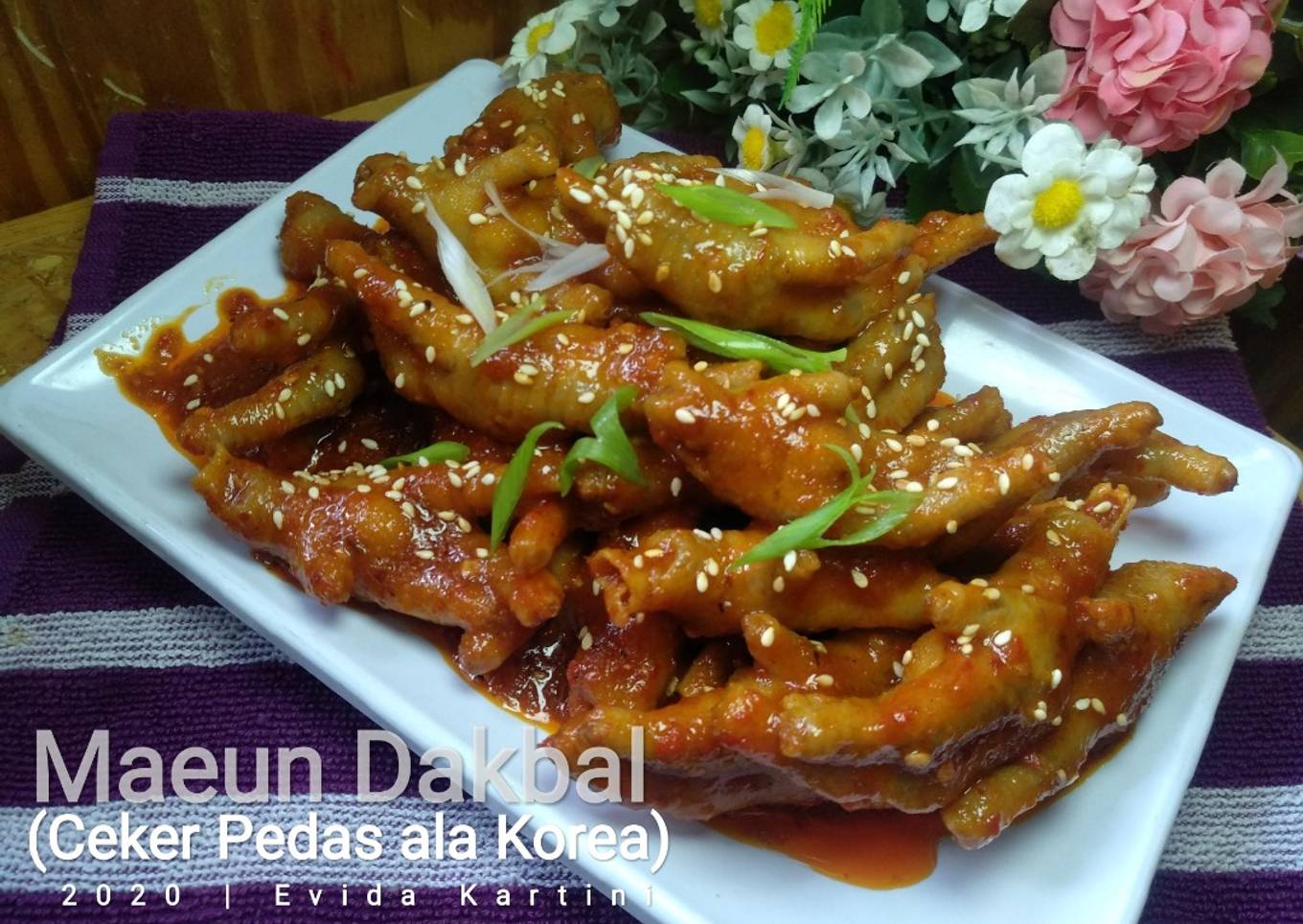 Maeun Dakbal (Ceker Pedas ala Korea)