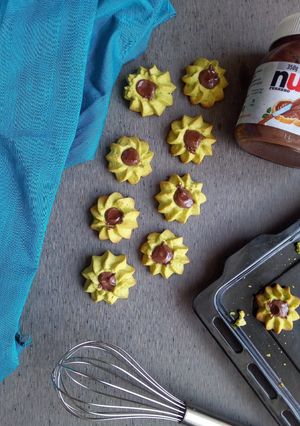 A picture of Nutella Filled Cookies.
