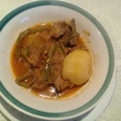 A picture of Hungarian meat & vegetable soup.