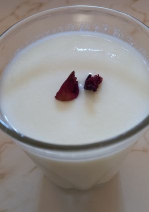 મીઠી લસ્સી (Mithi Lassi Recipe In Gujarati) રેસીપી મુખ્ય ફોટો