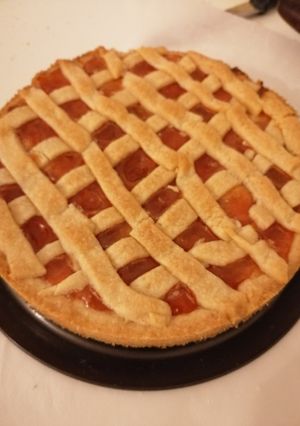 A picture of Strawberry jam tart.
