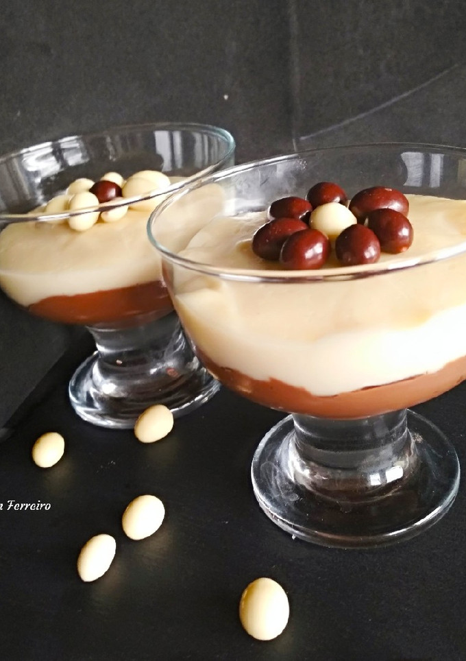 Una foto de Natillas de chocolate dos colores