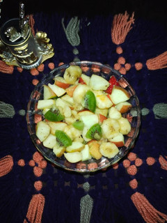 झटपट फ्रूट चाट (jhatpat fruit chaat recipe in Hindi) रेसिपी मुख्य फोटो