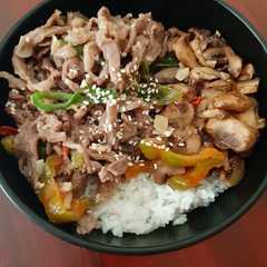 รูปของ Paprika beef rice bowl