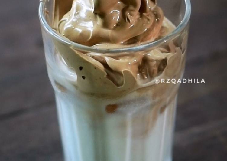 Cara Gampang Membuat Dalgona Coffee (Hasil Krim Kental Banget Tanpa Mikser) yang Enak