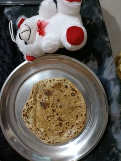 नमक अजवाइन का पराठा (namak ajwain ka paratha recipe in Hindi) रेसिपी मुख्य फोटो