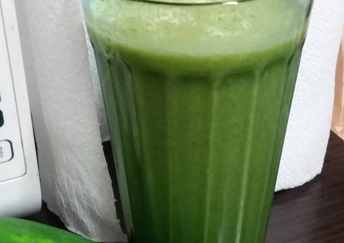 Licuado verde... 🥒☘🍃🍌