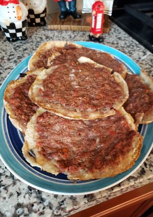 A picture of لحم بعجين. Dough meat.