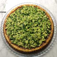 A picture of Crostata di riso con zucchine.