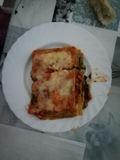 Una foto de Lasaña de espinacas y boloñesa de lomo y chorizo