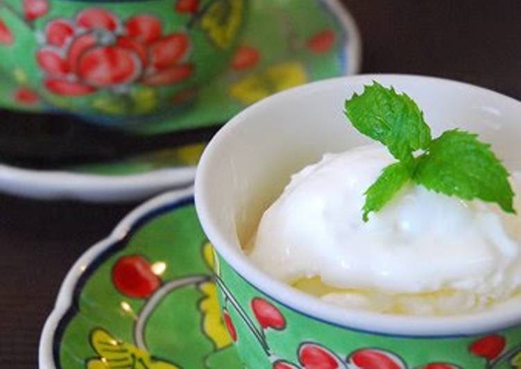 Steps to Prepare Favorite Easy Frozen Yogurt with Lychee Liqueur