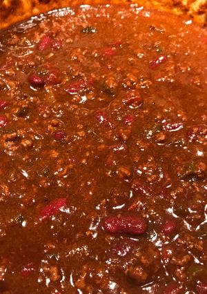A picture of Poblano Guinness and bacon chili.