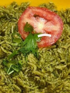 પાલક પુલાવ (Palak Pulao Recipe In Gujarati) રેસીપી મુખ્ય ફોટો