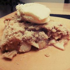 A picture of Apple Crisp.