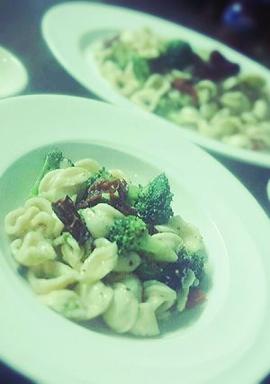A picture of Broccoli and Orecchiette.