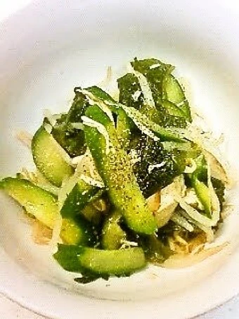 Easy Ways Make Recipes Easy and Refreshing Salad with Bean Sprouts and Wakame the  Makes Drooling So Delicious.