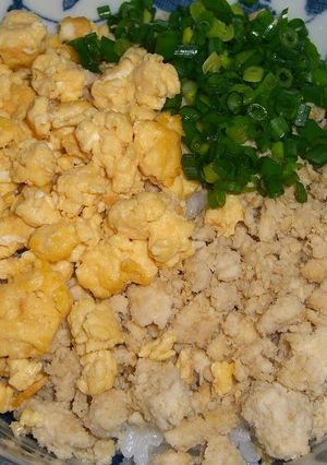 A picture of Soboro Rice Bowl with Ground Chicken and Okara.