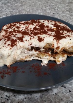 A picture of Classic tiramisu.