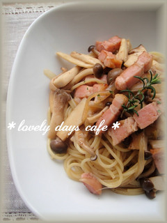 A picture of Japanese-Style Pasta with Mushooms and Bacon.