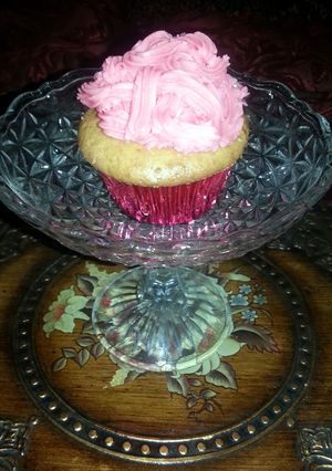 A picture of Buttermilk cupcakes with buttercream frosting. A recipe from Dr Ola's kitchen.