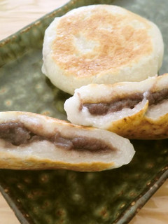 A picture of Daikon Radish Mochi with Brown Sugar Filling.
