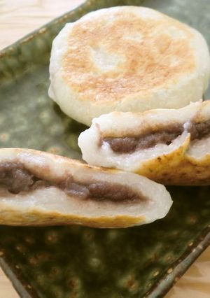 A picture of Daikon Radish Mochi with Brown Sugar Filling.