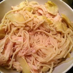A picture of Lu's artichoke chicken pasta.