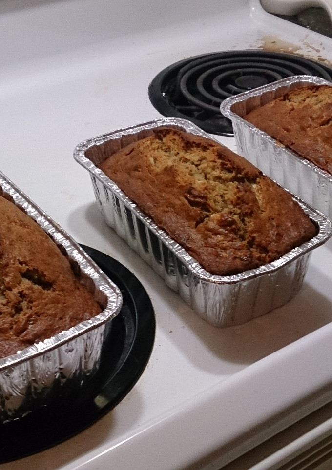 A picture of Simple Banana Apple Bread.