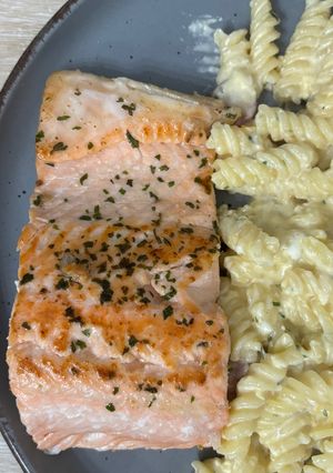 Foto principal de Pasta cremosa con Lomo de Salmón
