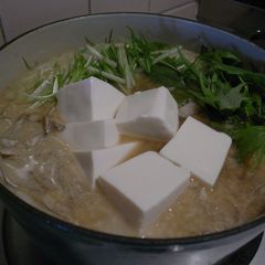 A picture of Easy on the Stomach! Soy Milk Hot Pot for a Late Night Dinner.