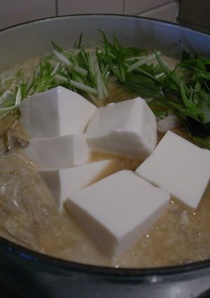 A picture of Easy on the Stomach! Soy Milk Hot Pot for a Late Night Dinner.