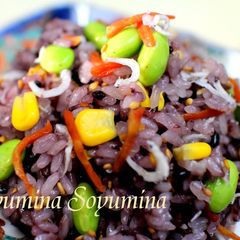 A picture of Seven Colored Mixed Black Rice.