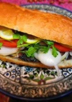 A picture of Istanbul's Famous Mackerel Sandwich.