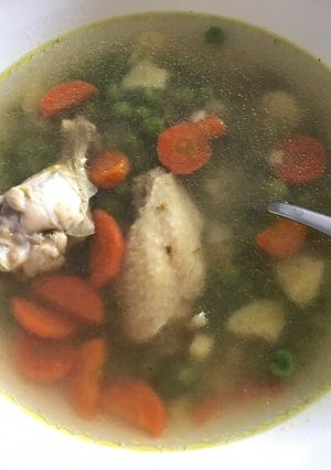 Csirkehúsos borsóleves recept fotója