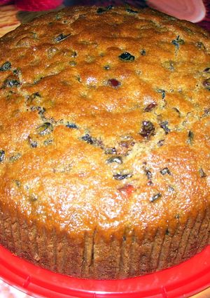 A picture of Boiled fruit cake.