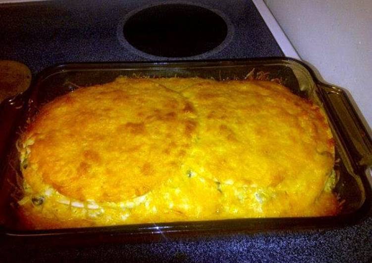 Green Chile Chicken Enchilada Casserole