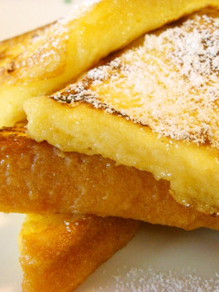 A picture of French Toast.