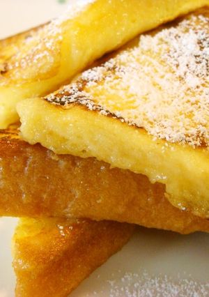 A picture of French Toast.