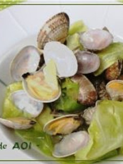 A picture of Sake Steamed Spring Cabbage and Clams.