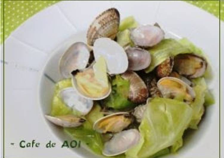 Easiest Way to Prepare Perfect Sake Steamed Spring Cabbage and Clams