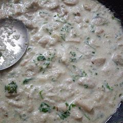 A picture of Mushroom malai curry.