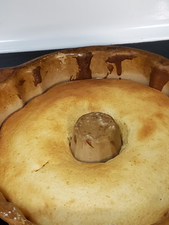 A picture of DF SF Lemon Bundt Cake.