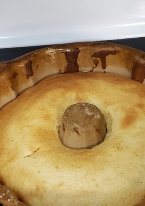 A picture of DF SF Lemon Bundt Cake.