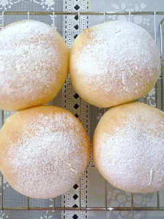 A picture of My Favorite White Bread Rolls.
