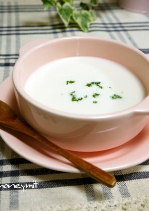 A picture of Cold Potato Soup.