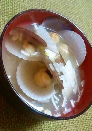 A picture of Fresh Scallop Miso Soup.