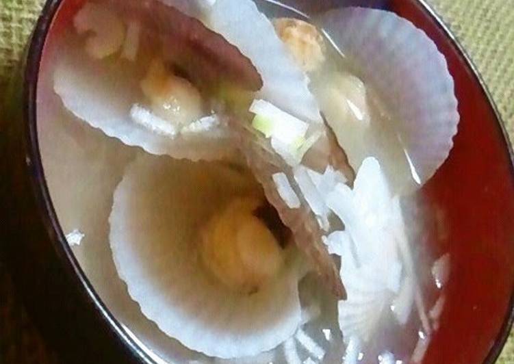 Simple Way to  Fresh Scallop Miso Soup