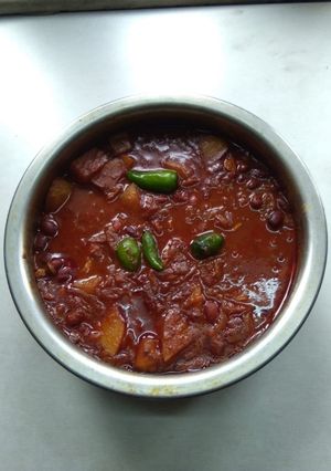 A picture of Rajma curry.