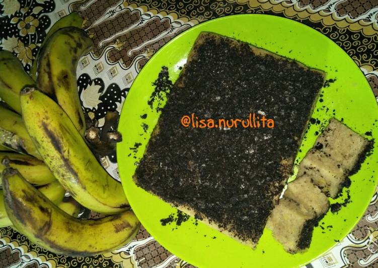 "Bolu Pisang Ambon Topping Oreo"